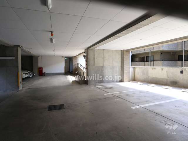 敷地内駐車場（屋内平面式）