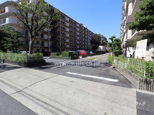 駐車場出入り口