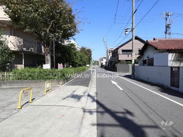 敷地東側前面道路