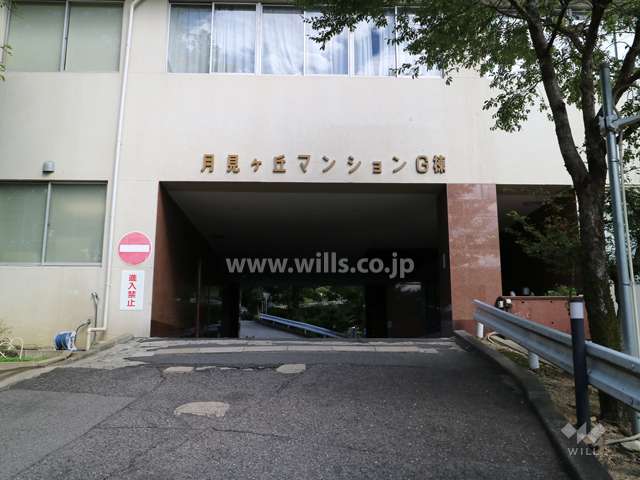 敷地入り口