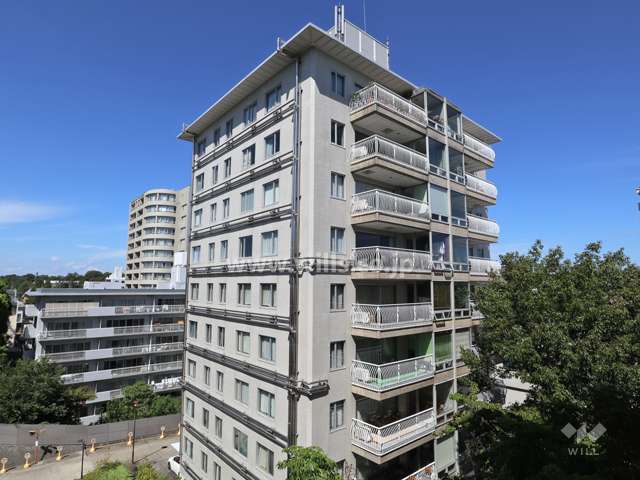 月見ケ丘マンションB棟の外観(南西側から)