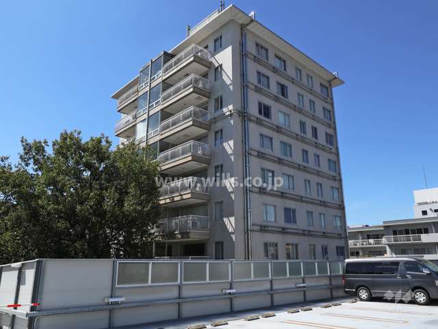 月見ケ丘マンションB棟の外観(南東側から)