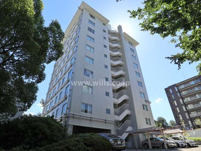 月見ケ丘マンションB棟の外観(北東側から)