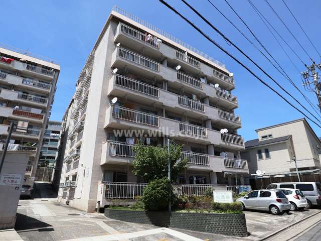 マンション向陽台A棟の外観（南西側から）
