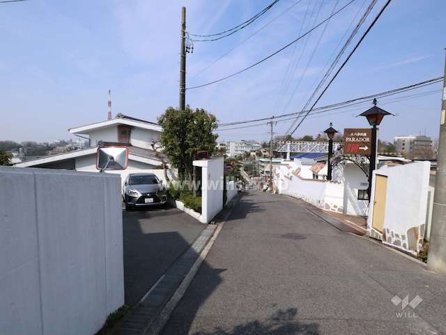 敷地北側の前面道路