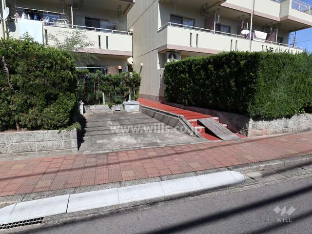 敷地内駐車場（屋外平面式）