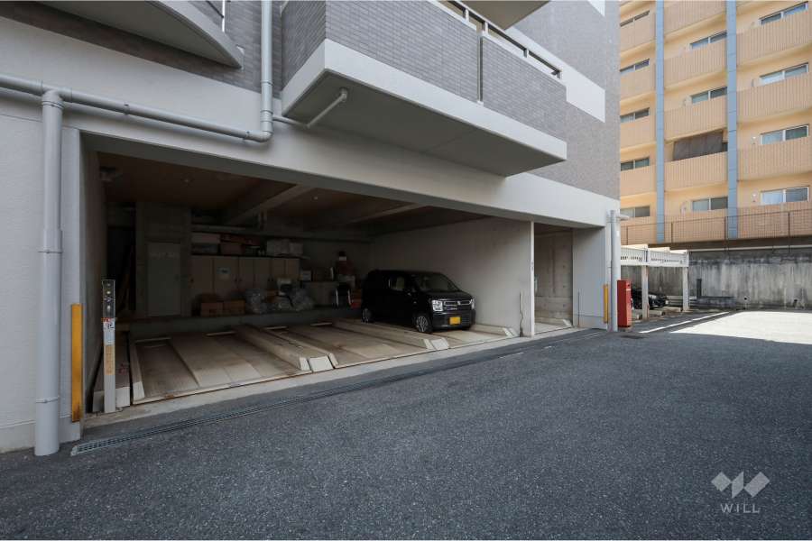 敷地内駐車場（屋内機械式）