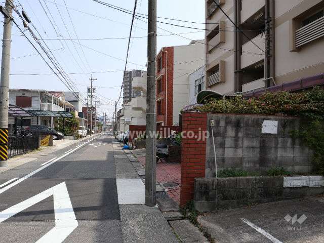 敷地北側の前面道路