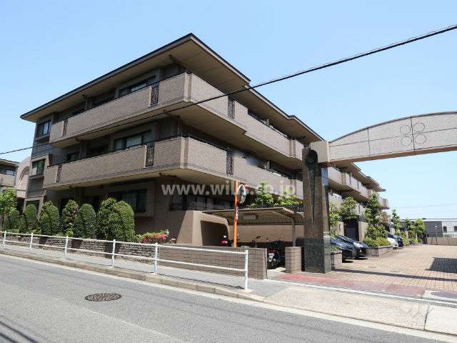 ライオンズガーデンヒルズ富士見台参番館の外観(南西側から)