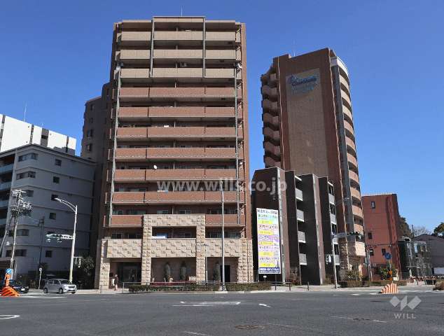 プレサンス覚王山D-STYLE之全景。右奥がⅡ棟です。