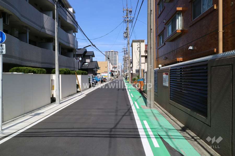 敷地東側の前面道路