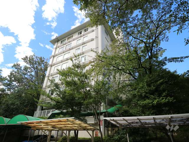 月見ヶ丘マンションC棟の外観（北東側から）