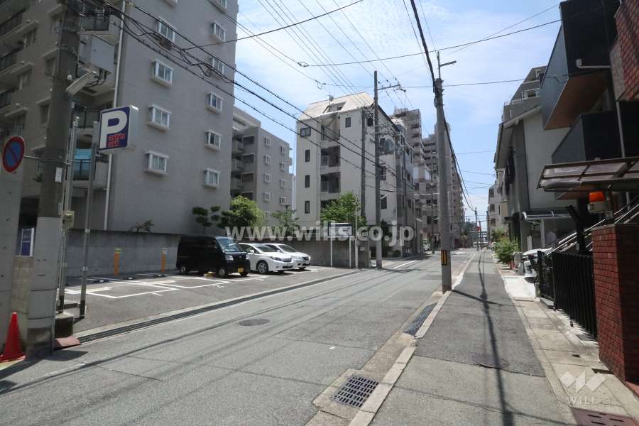 北側前面道路（東側から）