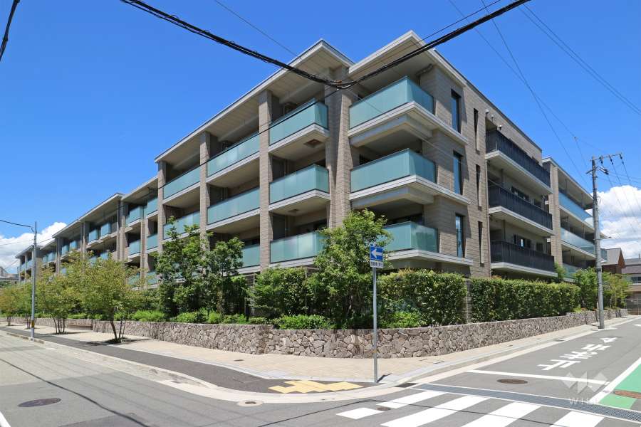 プラウド夙川コートテラスの外観（南東側から）