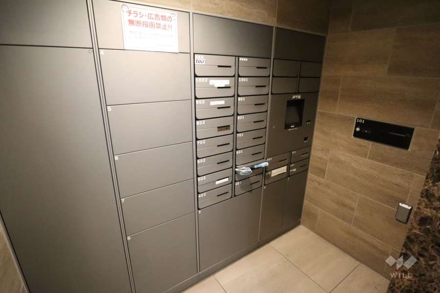 宅配ボックスと共用ポスト