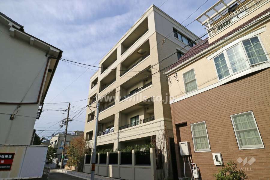 グランドメゾン茨木下中条の外観（南東側から）