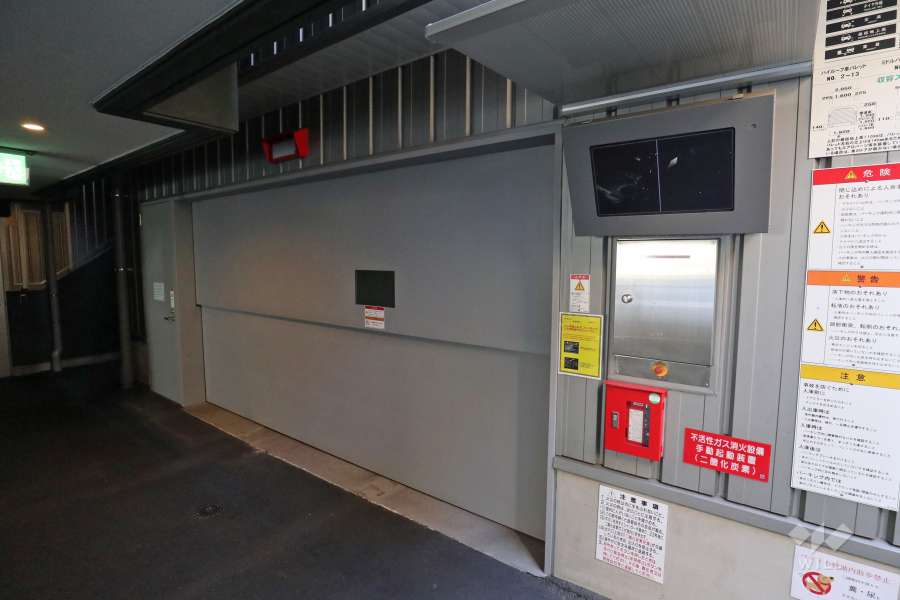 敷地内駐車場（屋内機械式）