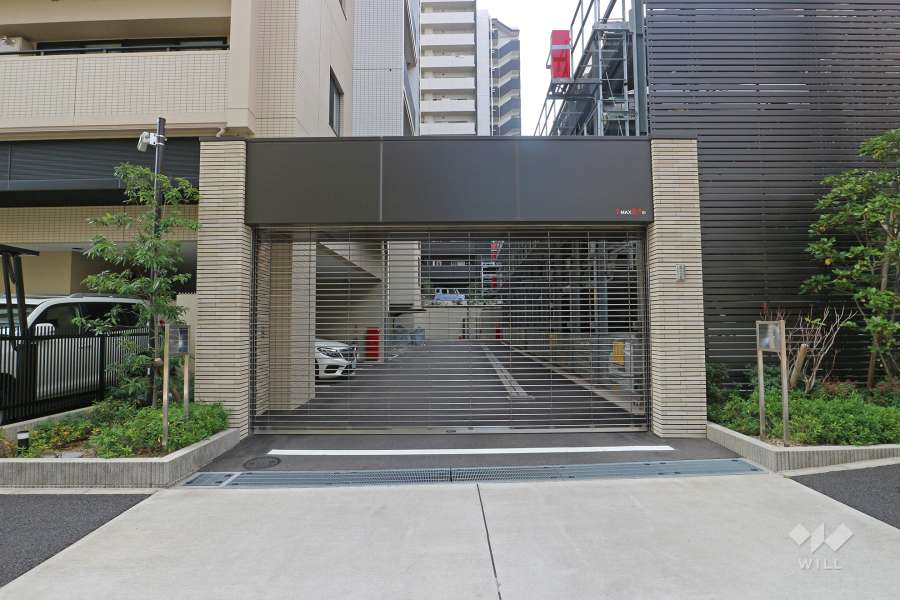 駐車場出入り口（リングシャッター付き）