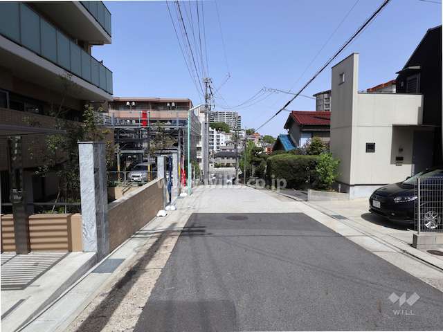 敷地東側の前面道路