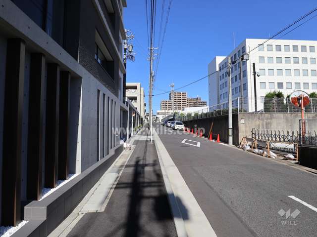 敷地東側の前面道路