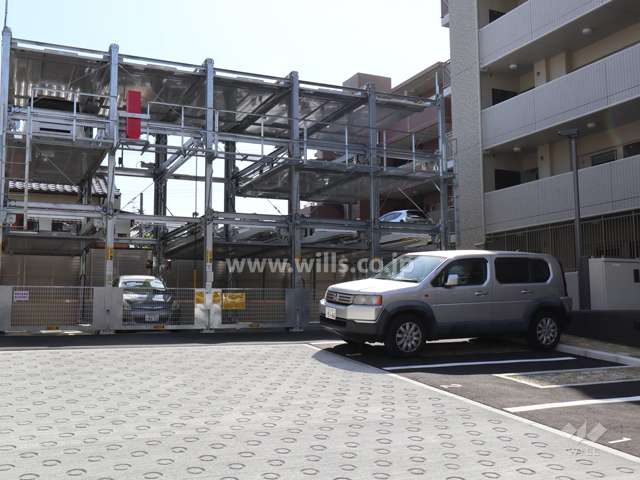 敷地内駐車場(屋外平面式と屋外機械式があります。)