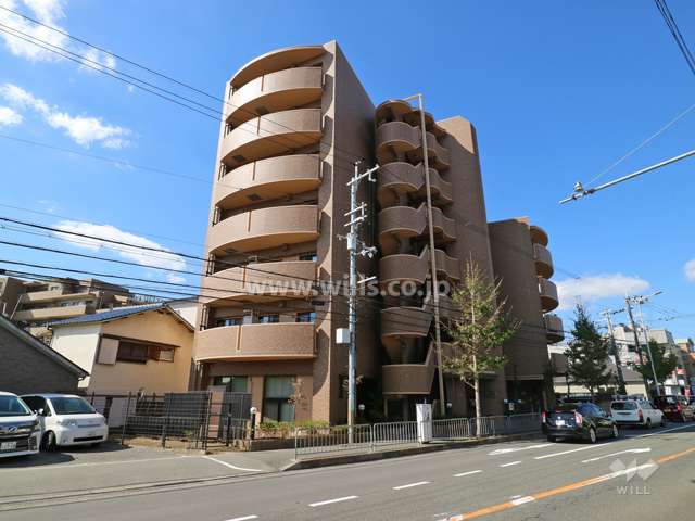 アピエ夕日丘マンションの外観(南東側から)