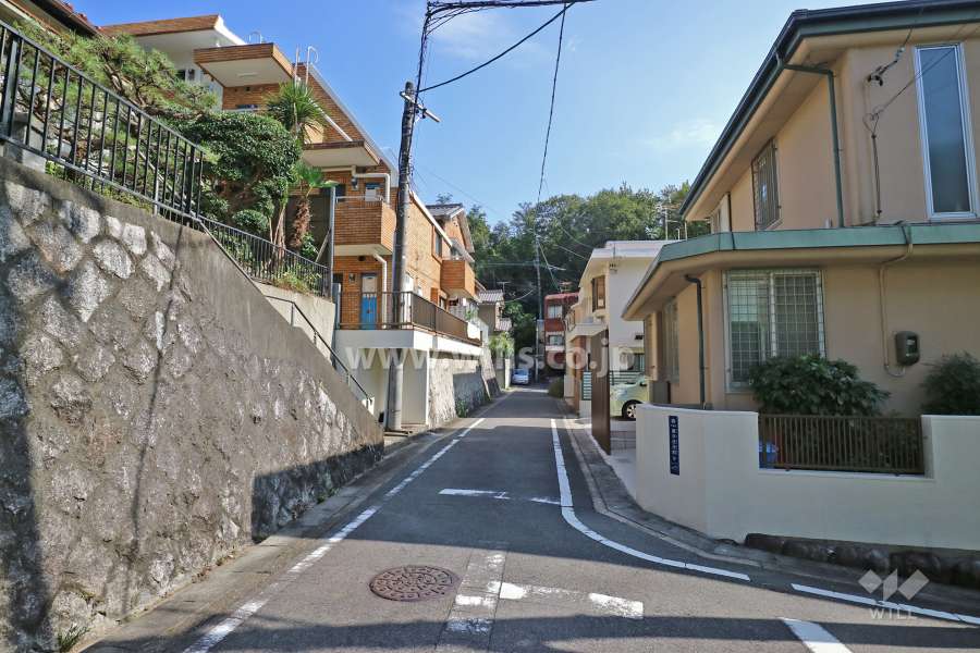 敷地南西側の前面道路