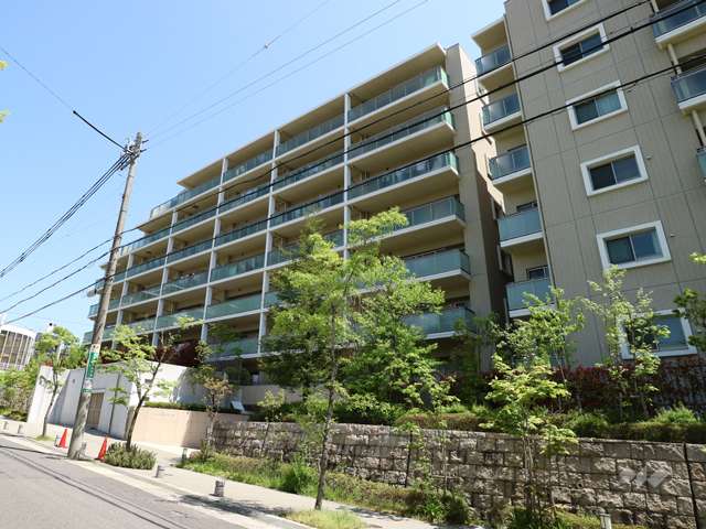 ヴィラス星ヶ丘の森パークサイドヴィラの外観(南西側から)