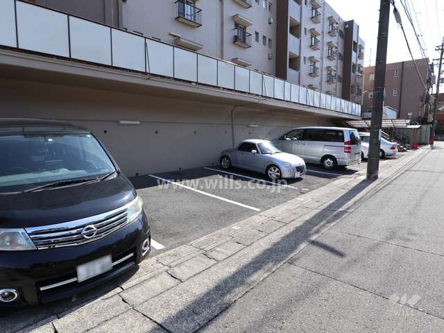敷地内駐車場(屋外平面式)