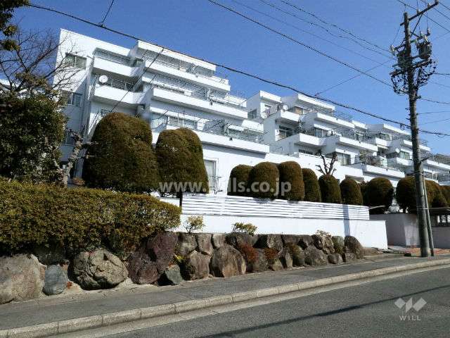 南ケ丘アイリスのA棟外観(南西側から)