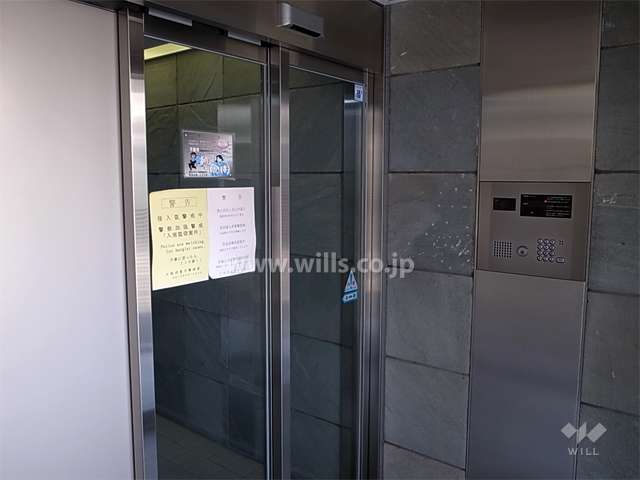 エントランスはオートロック付きです。