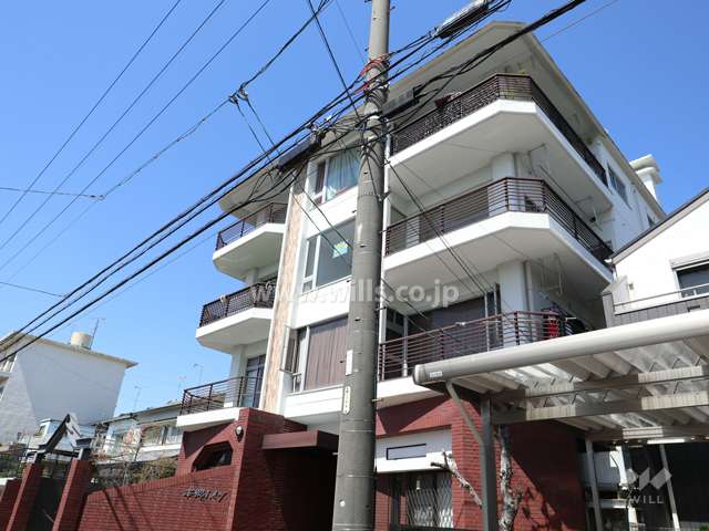 本郷ハイツの外観（南東側から）