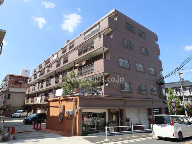 第一かなれマンションの外観（南東側から）