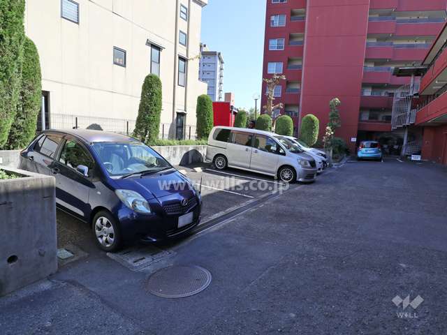 敷地内駐車場（屋外平面式）
