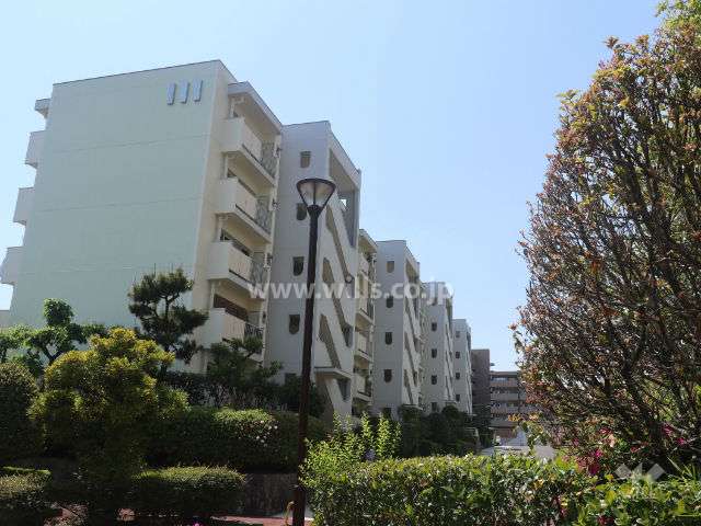 千代が丘団地111号棟の外観(北東側から)