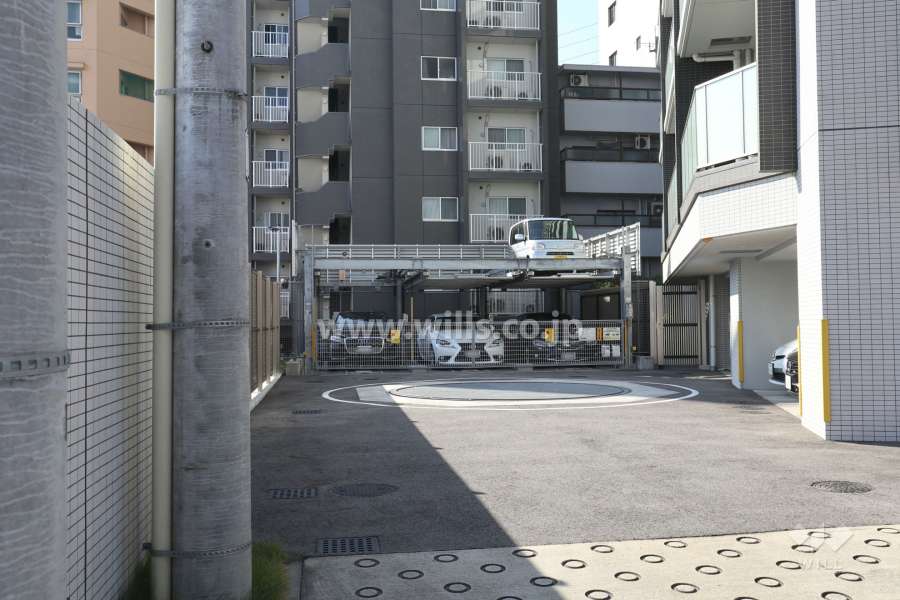 敷地内駐車場(屋外機械式と屋内平面式)