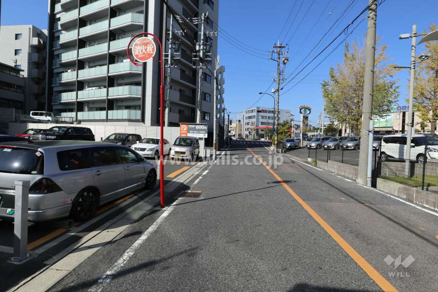 敷地東側の前面道路