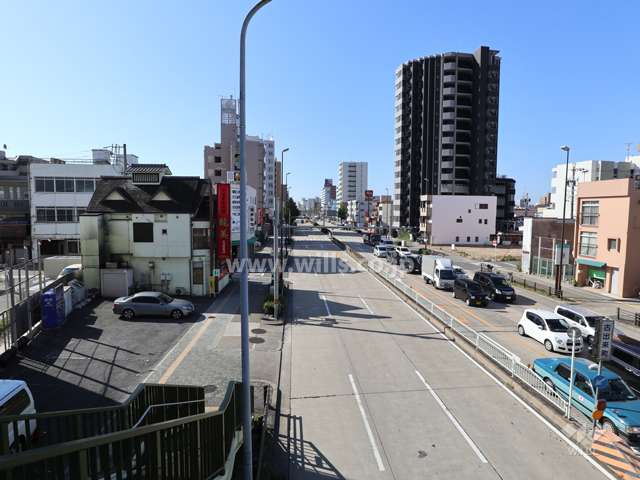 敷地西側前面道路