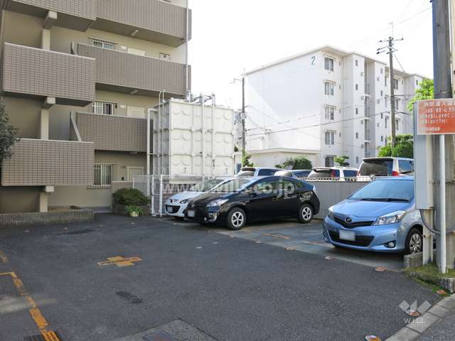 敷地内駐車場（屋外平面式）