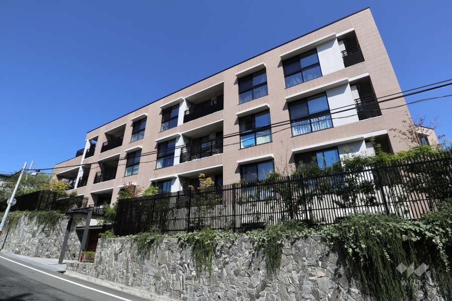 ファインレジデンス住吉山手の外観（西側から）