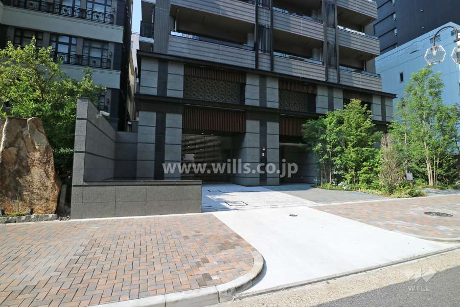 駐車場出入り口