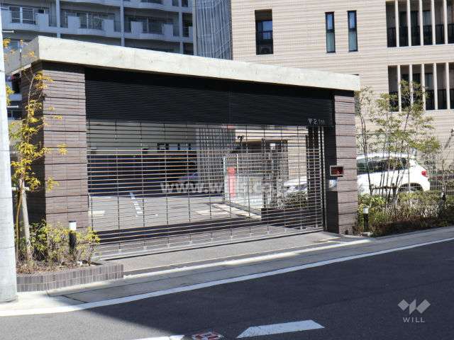 駐車場出入り口（リングシャッター付き）