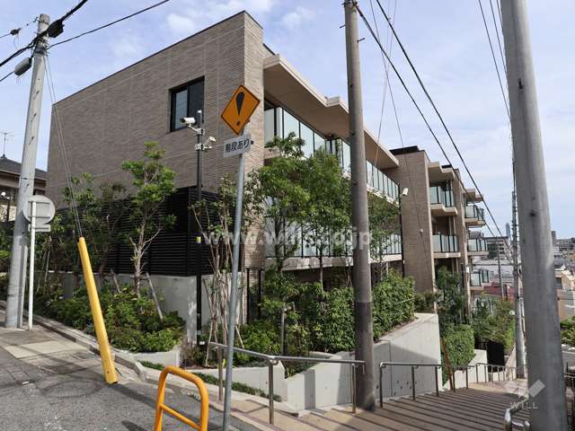 グランドメゾン覚王山丘上町の外観（南西側から）