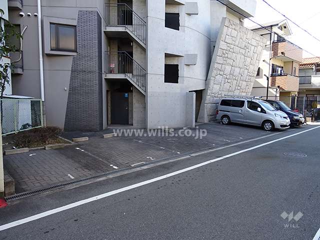敷地内駐車場（屋外平面式）