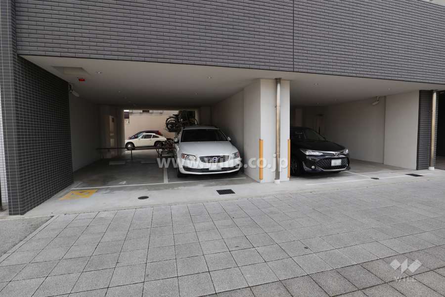 敷地内駐車場(屋内平面式)