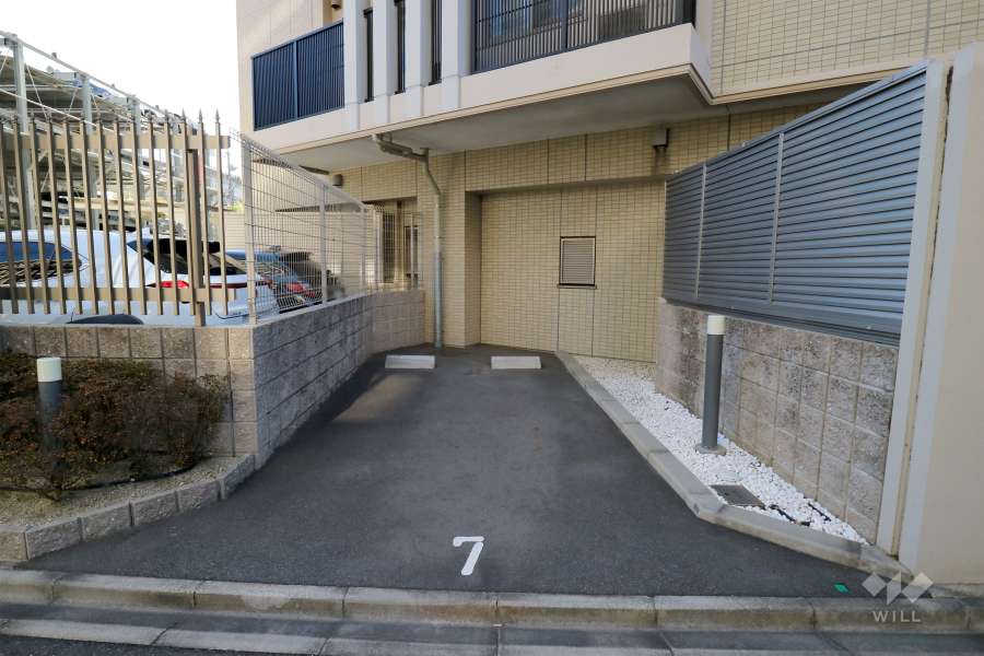 敷地内駐車場（屋外平面式）