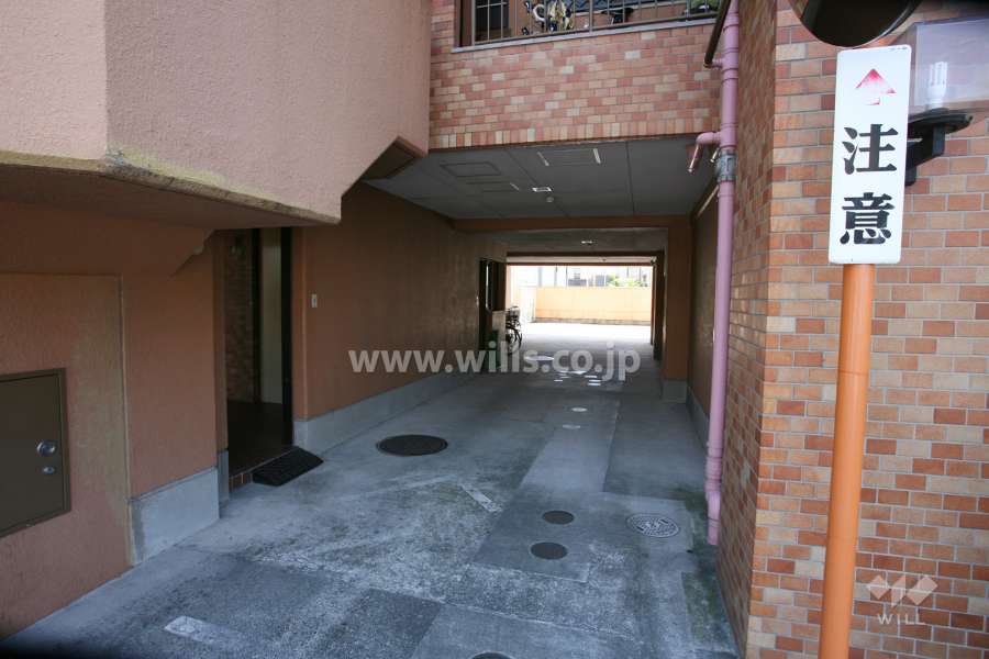 駐車場の出入口