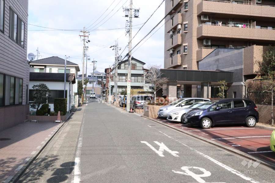 敷地西側前面道路