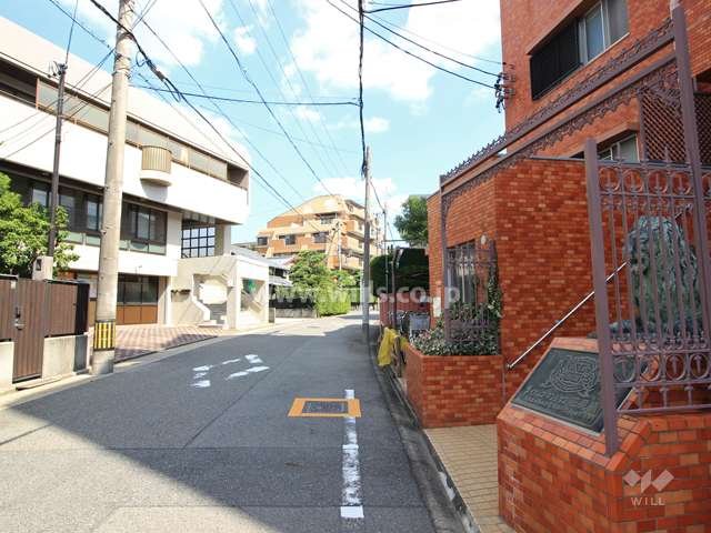 敷地北側の前面道路