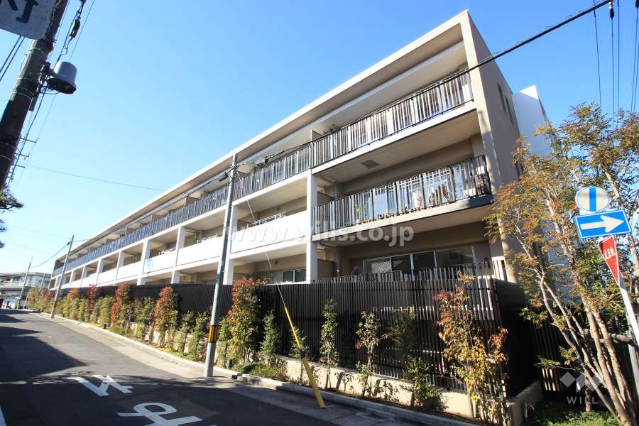 プラウド昭和楽園町テラスの外観（南東側から）